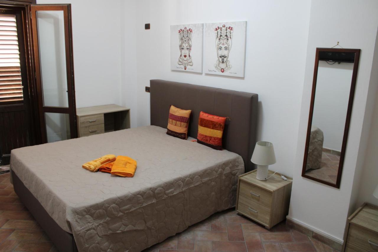 B&B Casa Giuliana Balestrate ภายนอก รูปภาพ